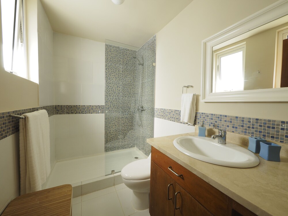 욕실 (Apartment One Bedroom)