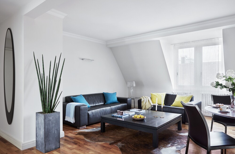 거실 (Senior 2 Bedroom Apartment)