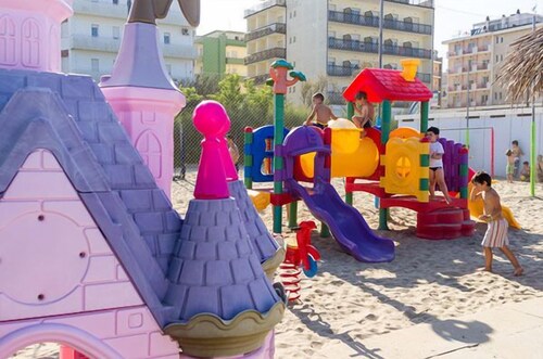 Area giochi per bambini (all'aperto)