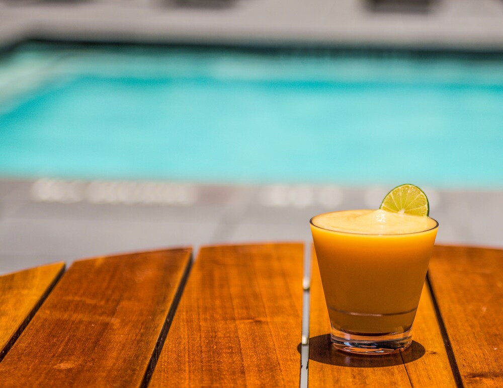 Poolside Bar