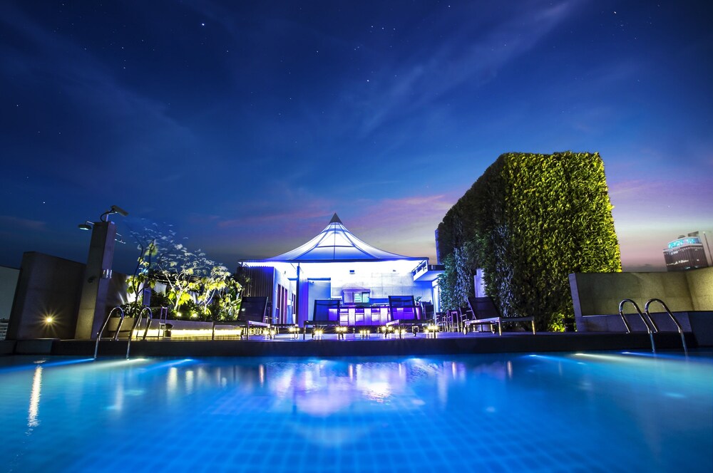 Rooftop Pool