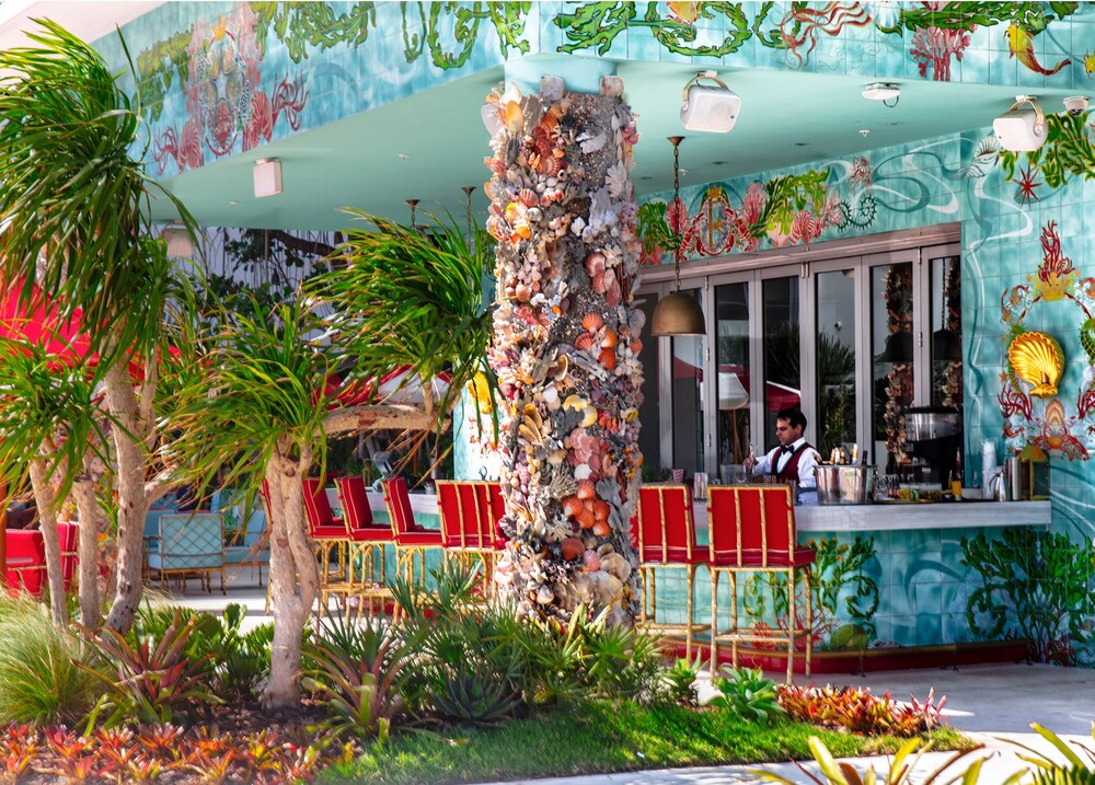Hotel Bar