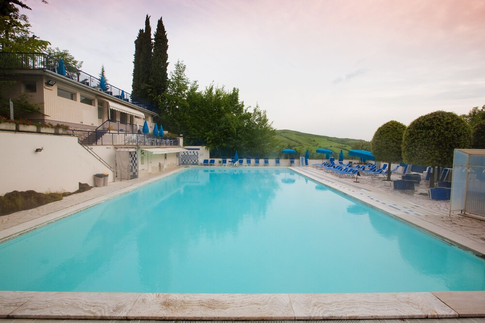 Piscina all'aperto