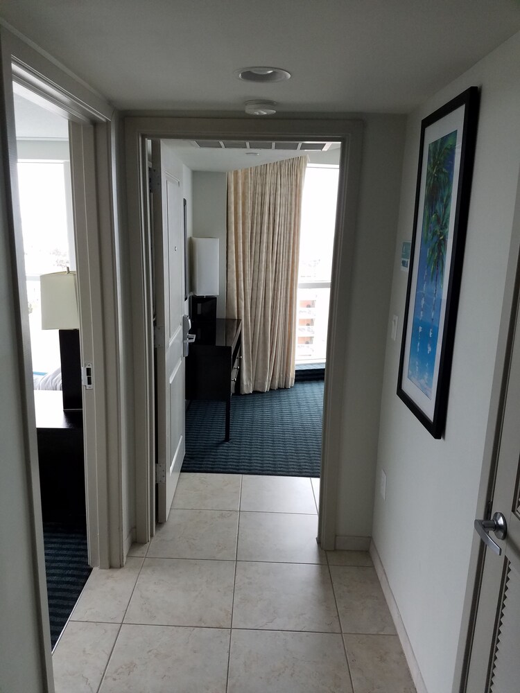 Condo, 2 Bedrooms, 180 degree Ocean View, with Balcony - Guestroom