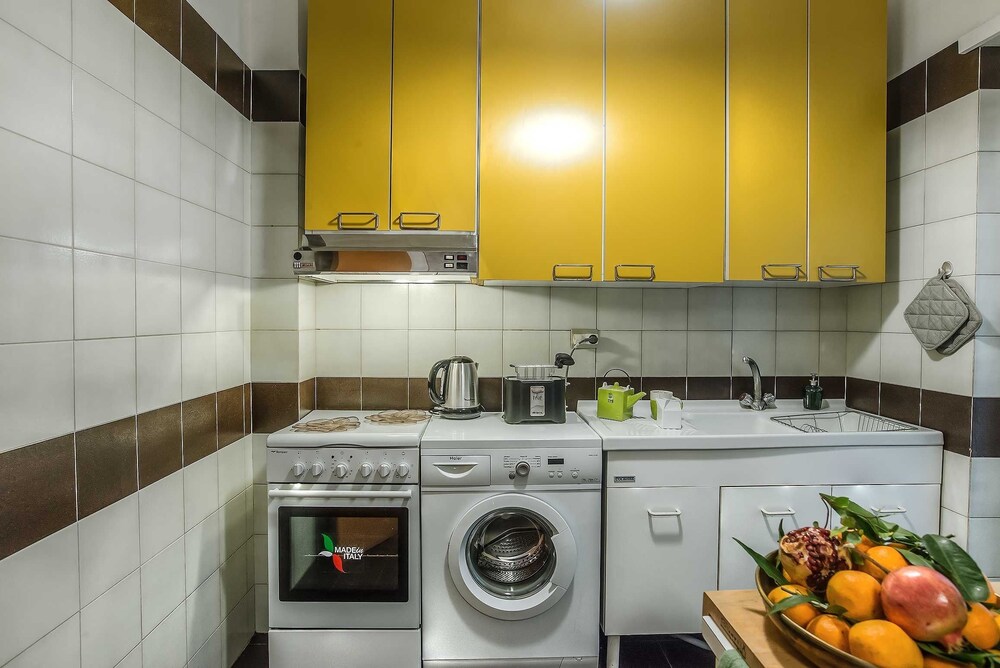 객실 내 주방 (70's Apartment)