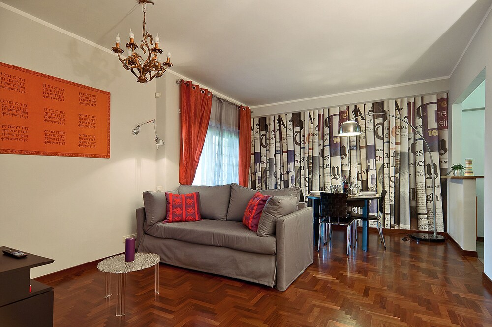 거실 (Arabesque Apartment)