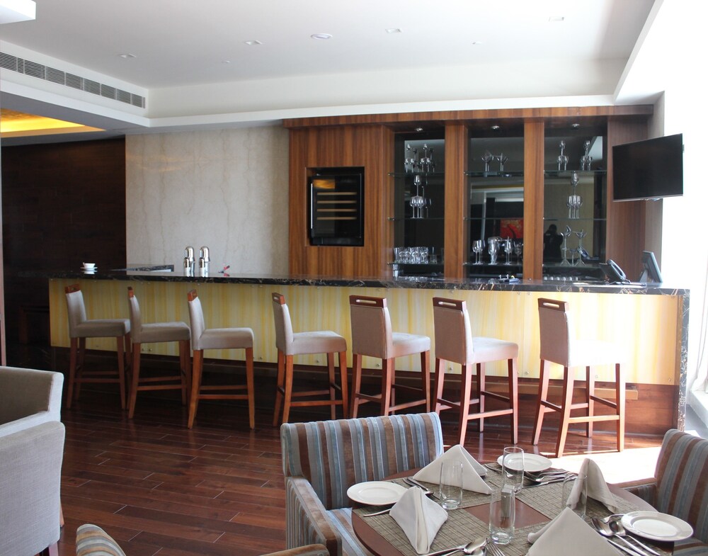 Hotel Bar