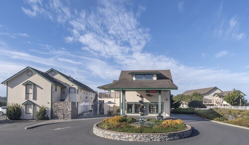Emerald Dolphin Inn