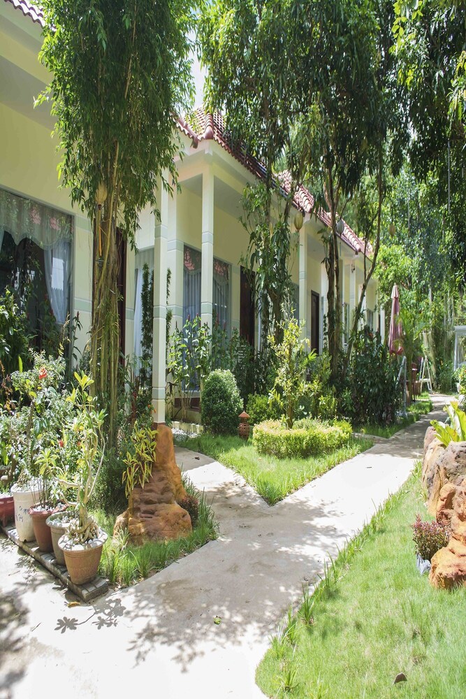 Quang cảnh vườn