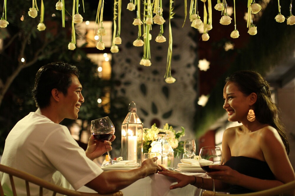 Couples Dining