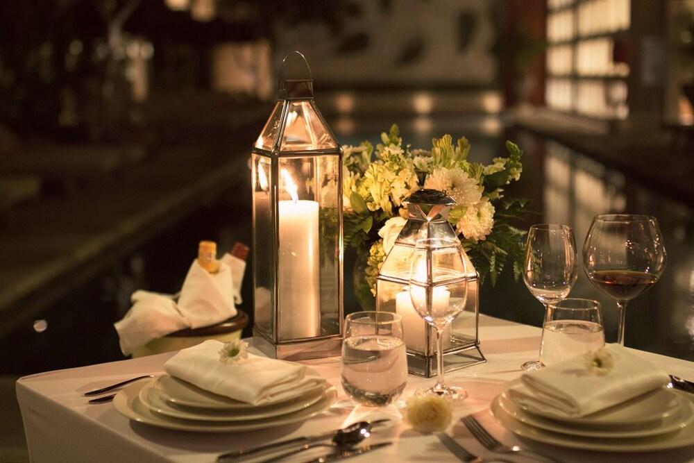 Couples Dining