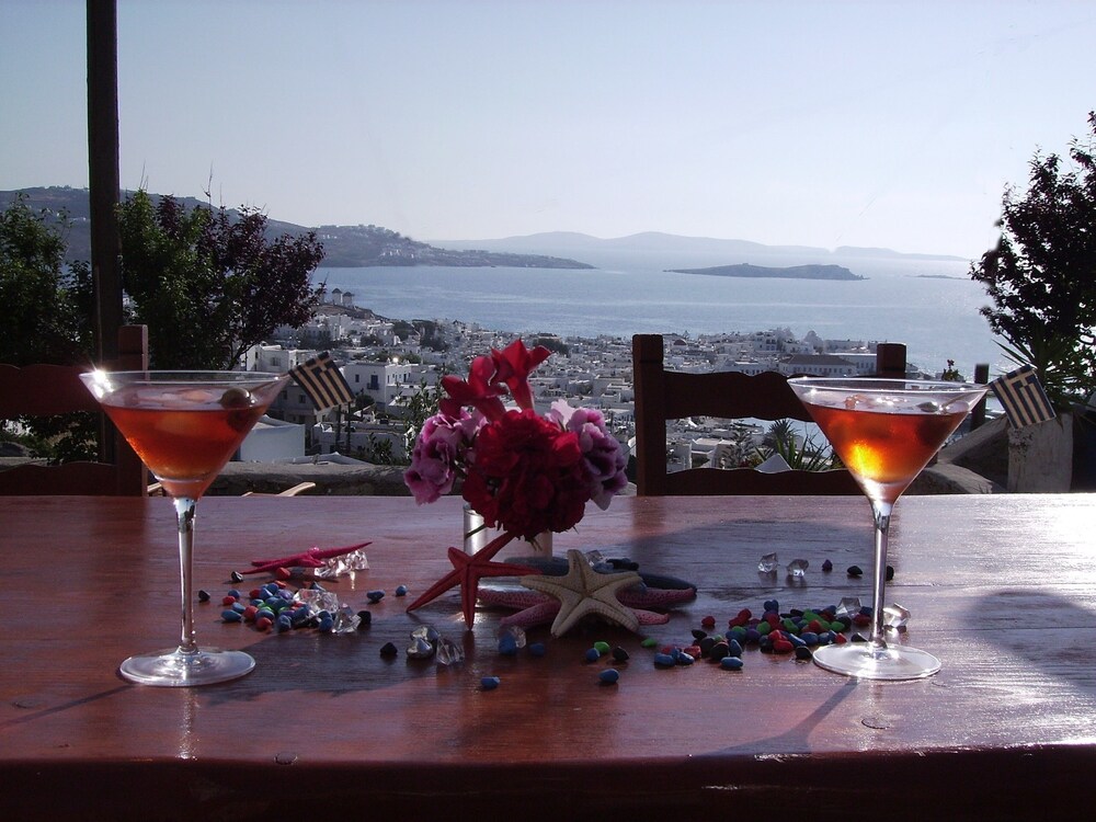 Hotel Bar