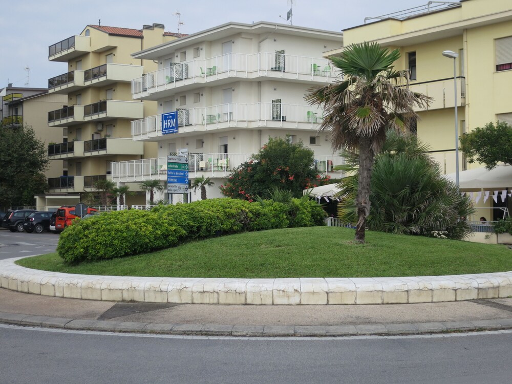 Esterni