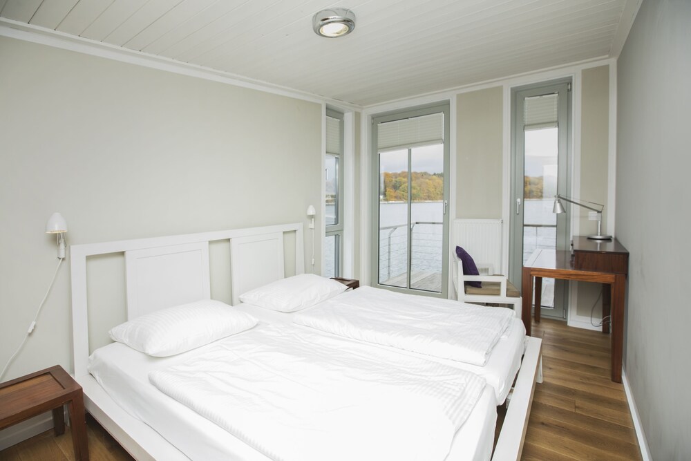 Zimmer (Schwimmendes Ferienhaus groß, 3 Schlafzimmer, Maisonette)