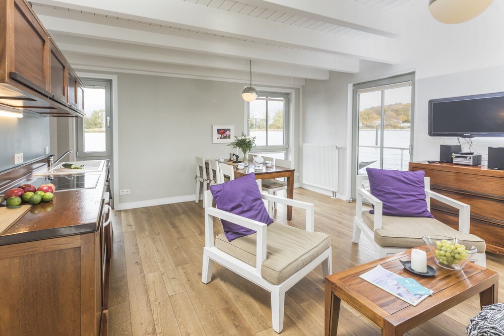 Zimmer (Schwimmendes Ferienhaus groß, 3 Schlafzimmer, Maisonette)