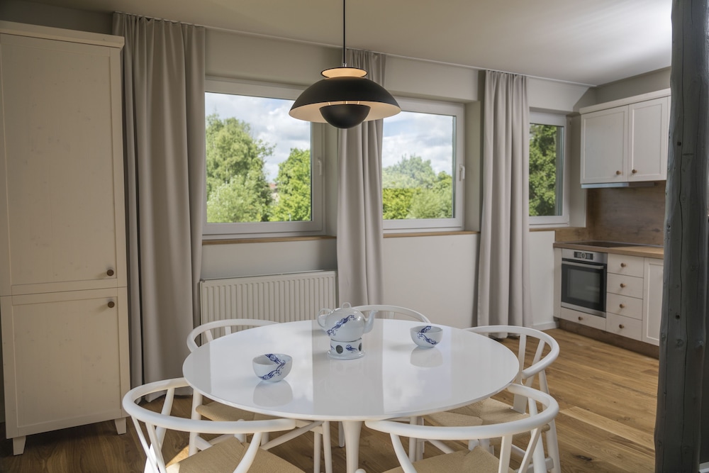 Essbereich im Zimmer (Appartment C, 2 Schlafzimmer)