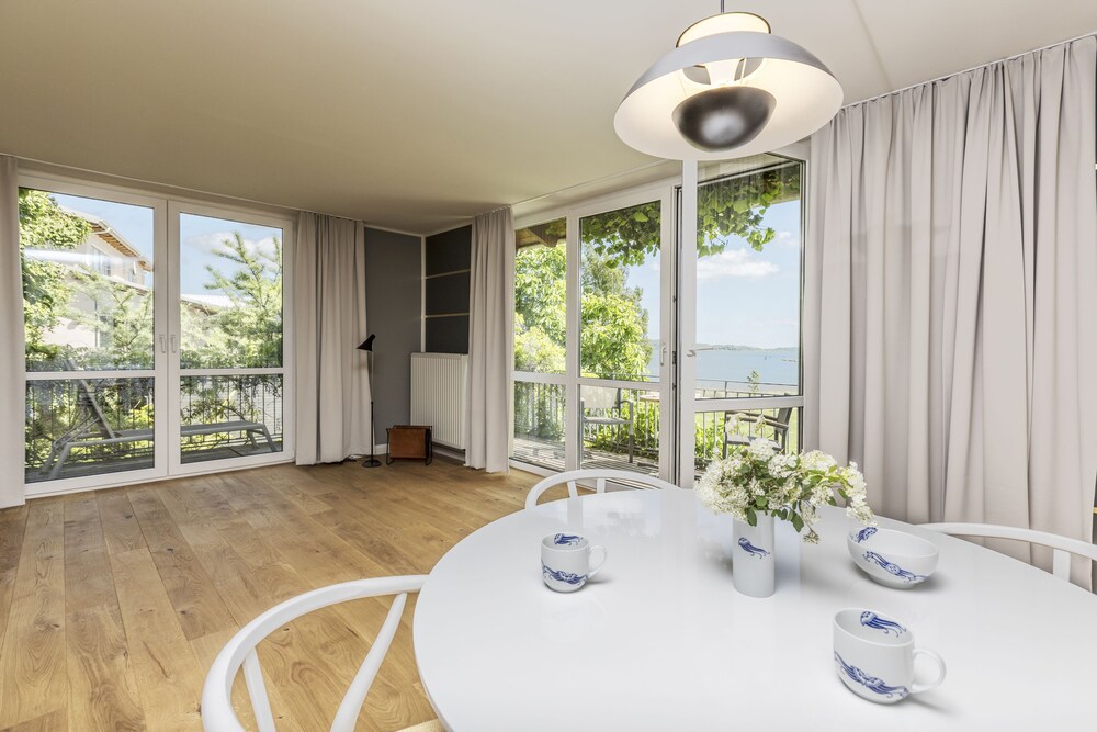 Essbereich im Zimmer (Appartment C, 2 Schlafzimmer)