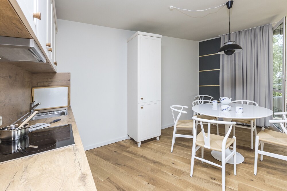 Essbereich im Zimmer (Appartment C, 2 Schlafzimmer)