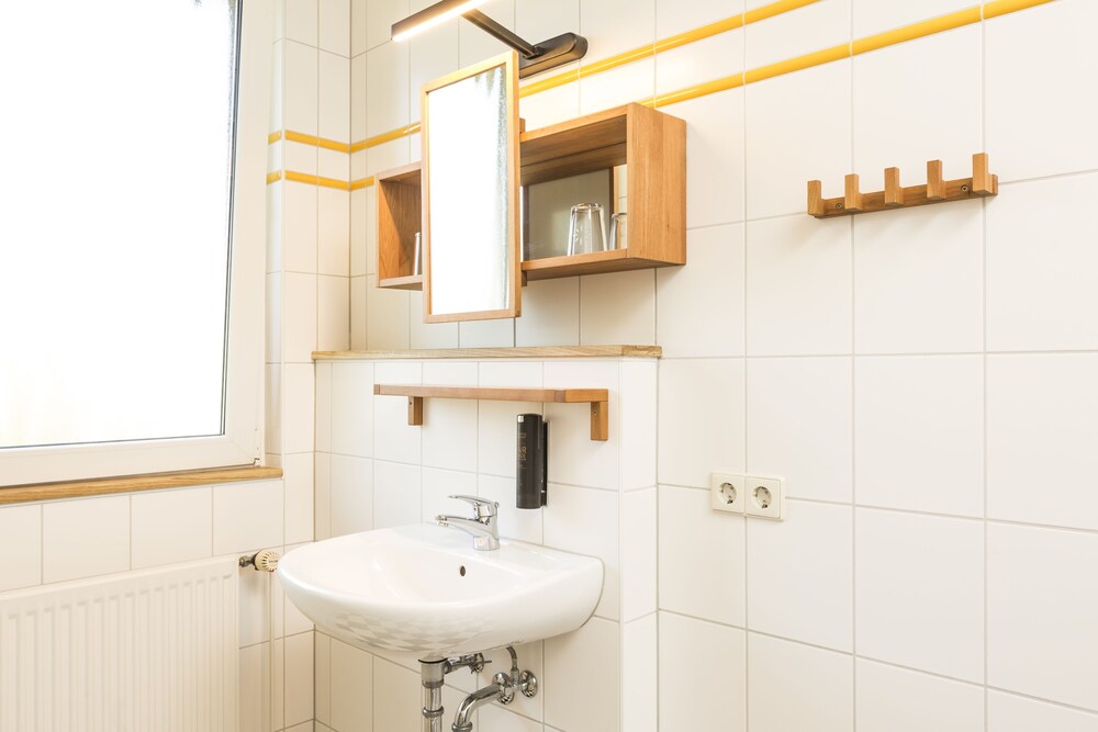 Badezimmer (Apartment (J, 2 bedrooms))