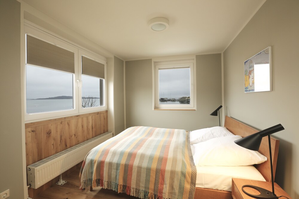 Zimmer (Appartment E, Maisonette)