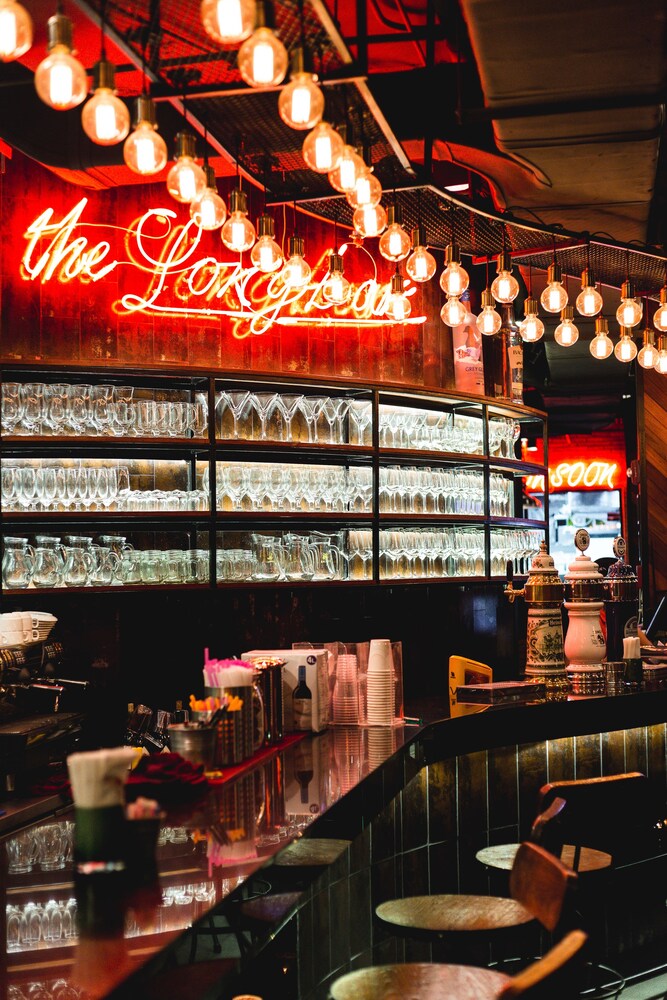 Hotel Bar