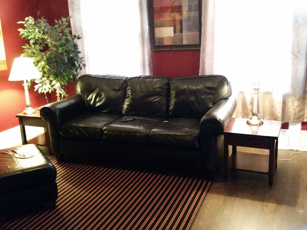 Apartment, 2 Bedrooms (Queen and Double 1st floor) - Living Area