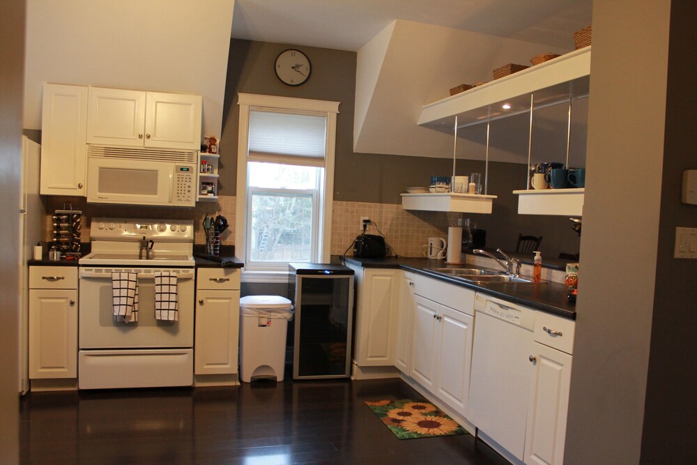 Apartment, 2 Bedrooms (Queen and Double, 2 story) - In-Room Kitchen