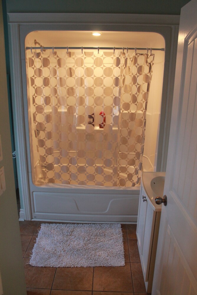 Apartment, 2 Bedrooms (Queen and Double, 2 story) - Bathroom