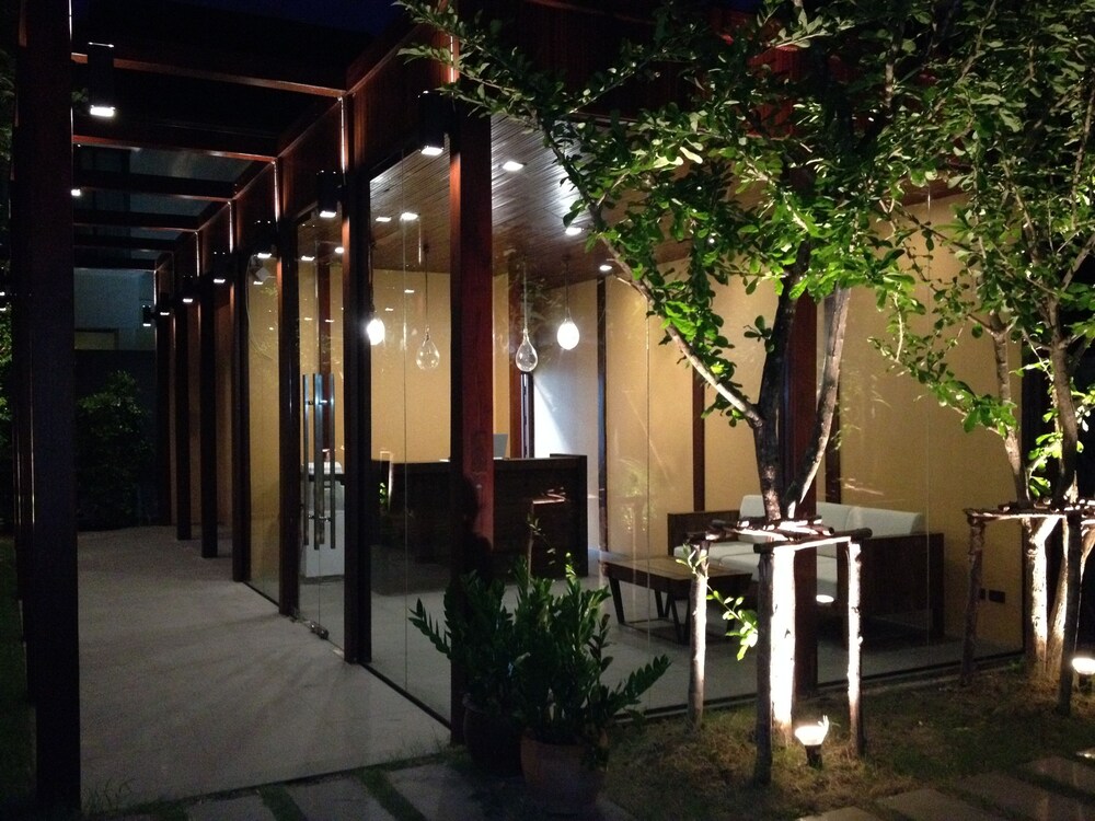 Check-in/Check-out Kiosk