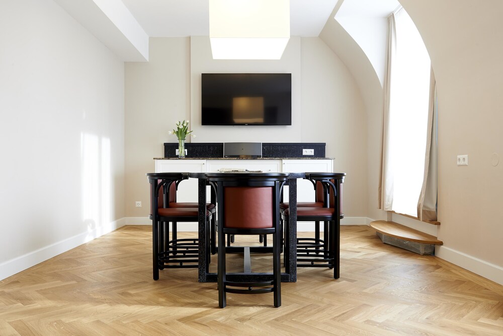 Wohnbereich (City-Penthouse, 1 Schlafzimmer, Stadtblick)
