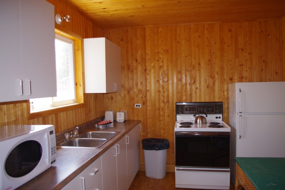 Family Chalet, 3 Bedrooms, Lanai, Lakeside - In-Room Kitchen