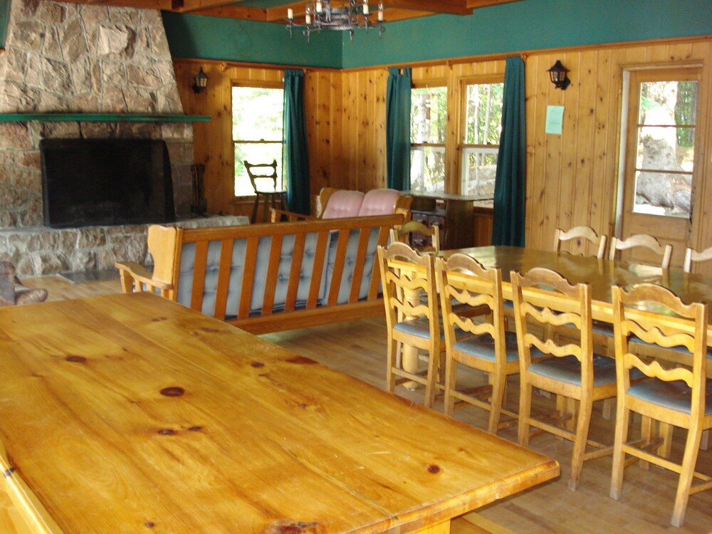 Family Chalet, 3 Bedrooms, Lanai, Lakeside - Living Room
