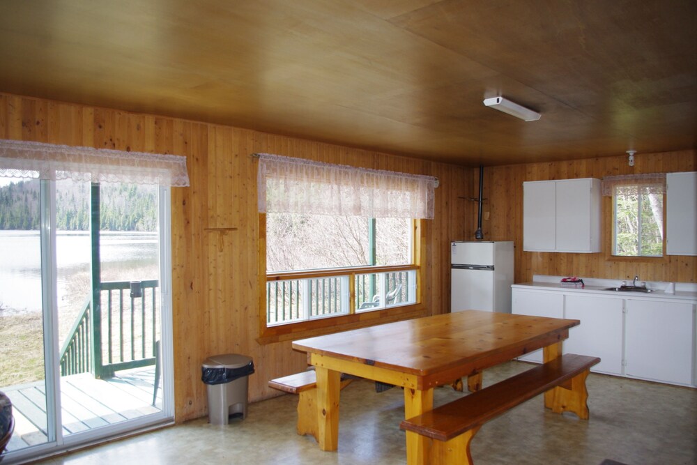 Cabin, 3 Bedrooms (Chalet 10) - In-Room Dining