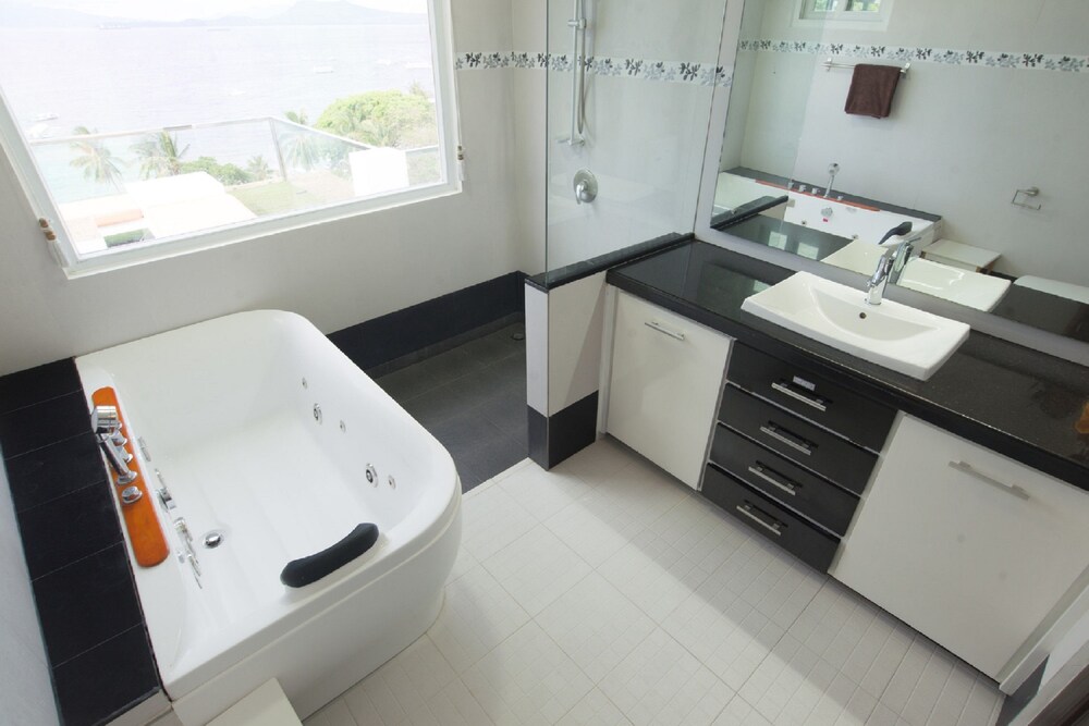 욕실 (2Br Penthouse)