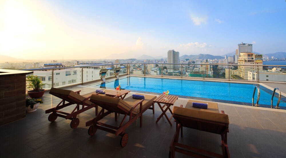 Hồ bơi tại sân thượng