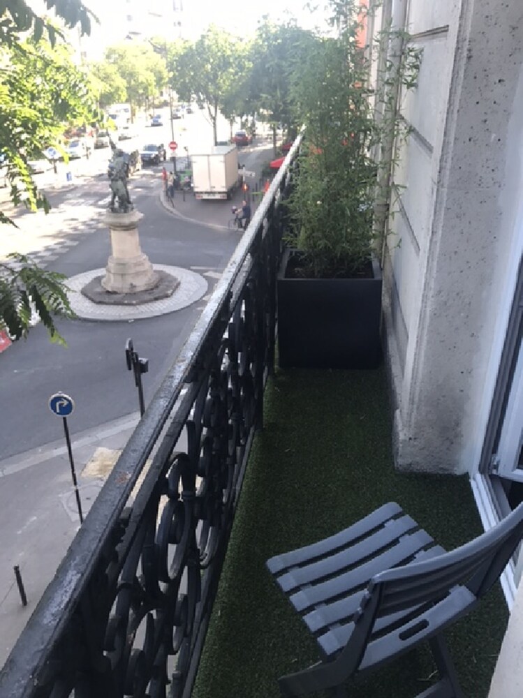 Balcony, Hotel Saint Marcel