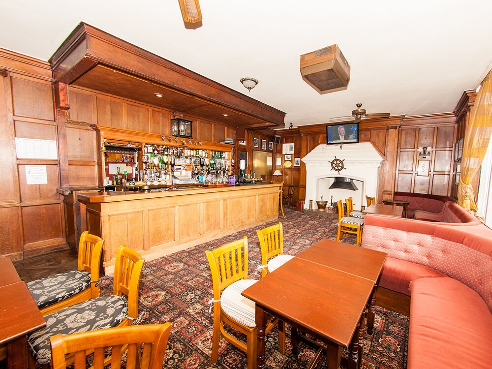 Hotel Bar