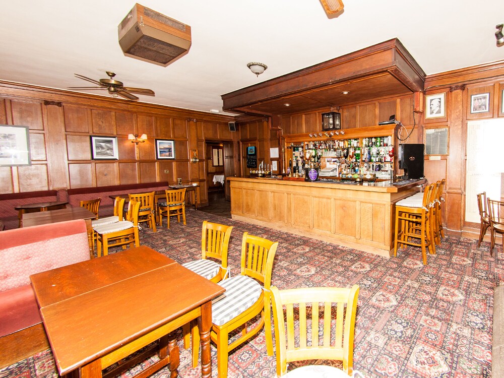 Hotel Bar