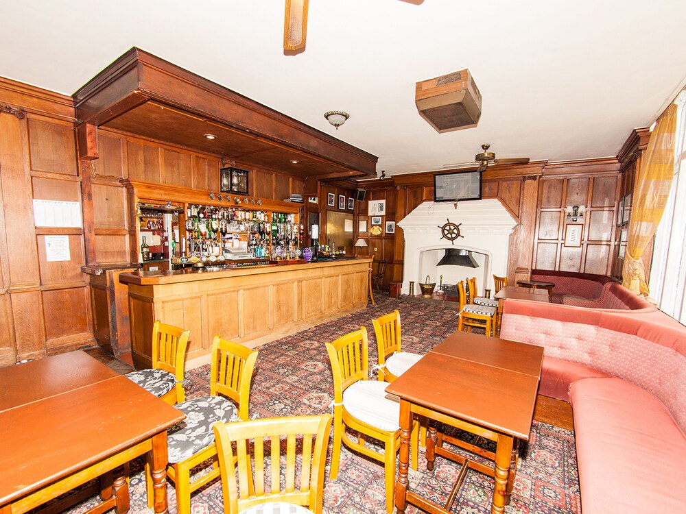 Hotel Bar