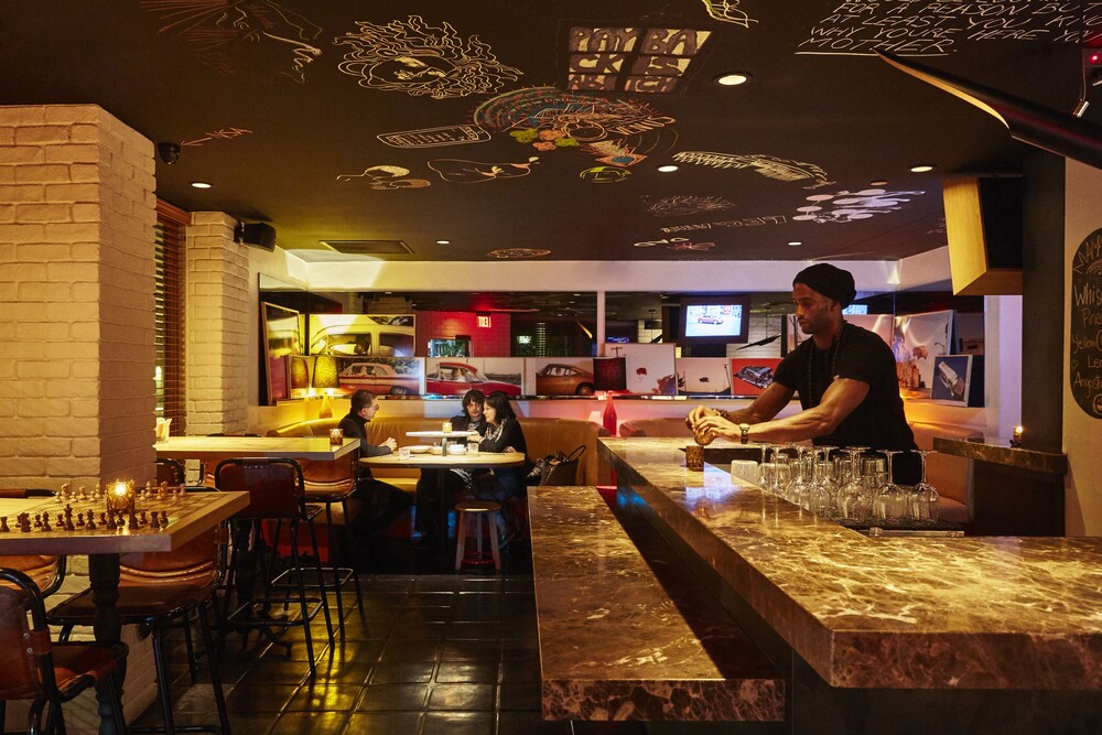 Hotel Bar