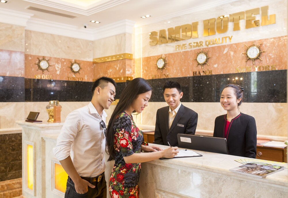 Quầy tiếp tân