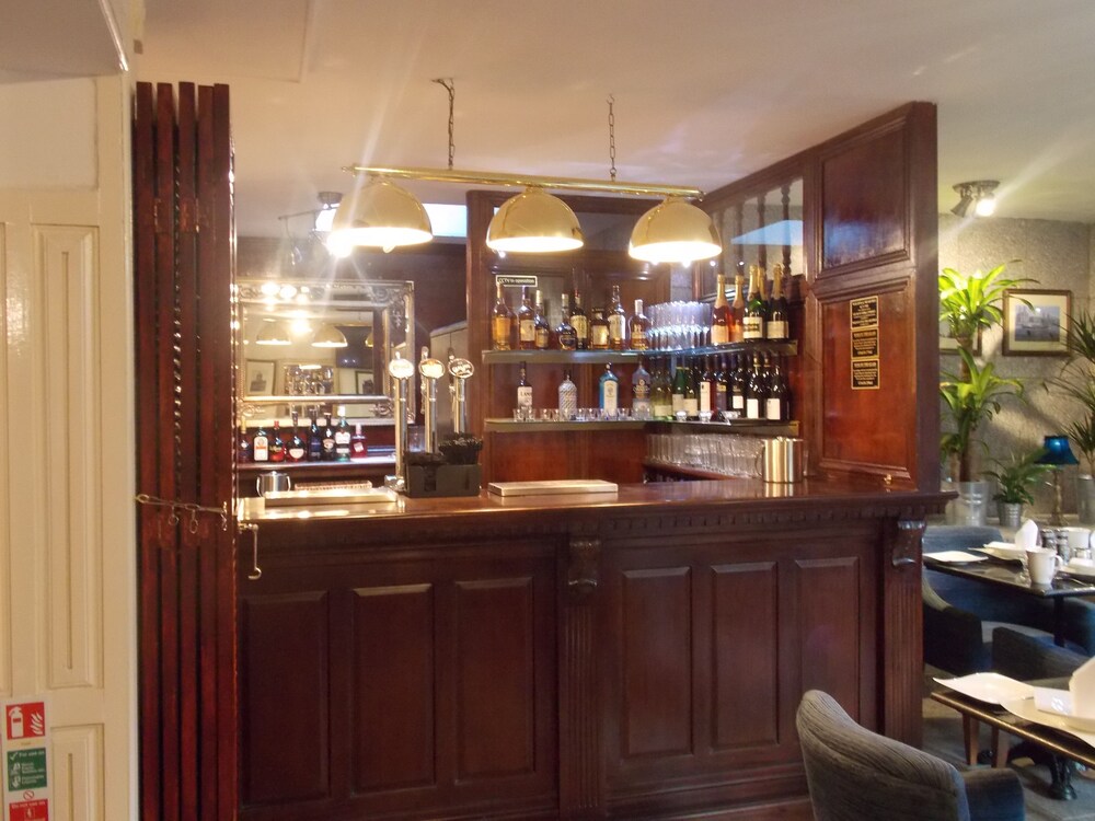 Hotel Bar