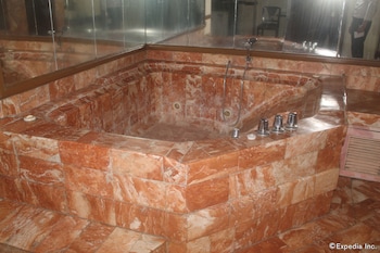 Jetted Tub
