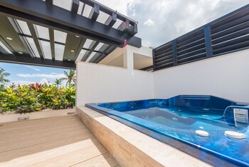 Jetted Tub