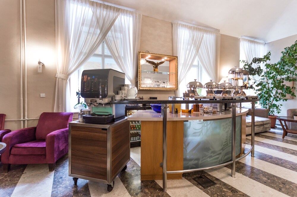 Hotel Bar