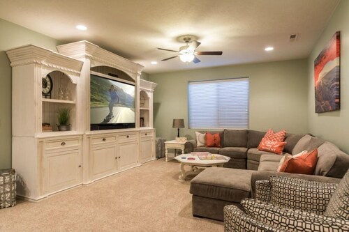 Premium House, 6 Bedrooms (Grand View Estate #3) - Living Area