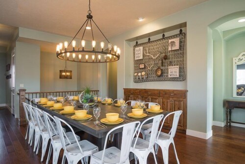 Premium House, 6 Bedrooms (Grand View Estate #3) - In-Room Dining