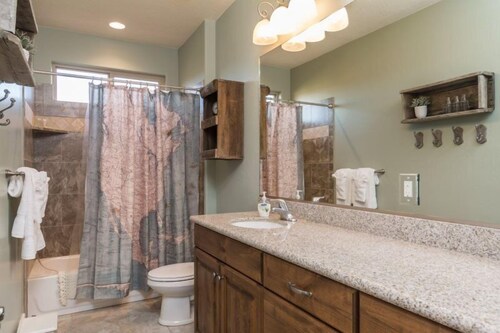 Premium House, 6 Bedrooms (Grand View Estate #3) - Bathroom