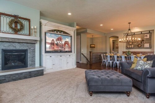 Premium House, 6 Bedrooms (Grand View Estate #3) - Living Area