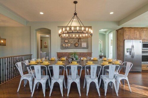 Premium House, 6 Bedrooms (Grand View Estate #3) - In-Room Dining